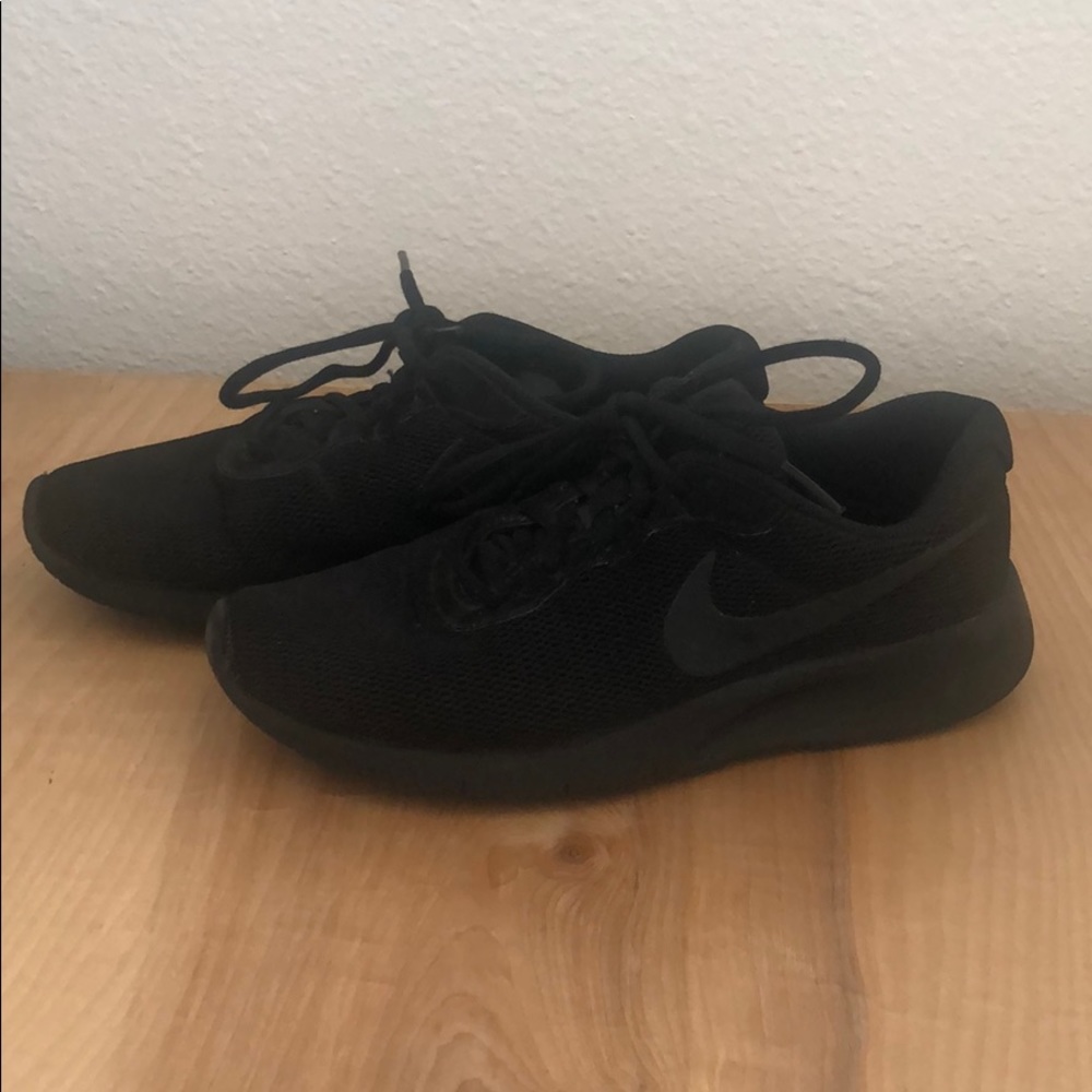Black Nike Runners